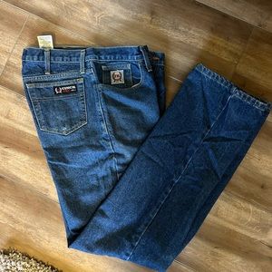 Men’s gently used cinch WRX FR Jeans, white label, size 33x36